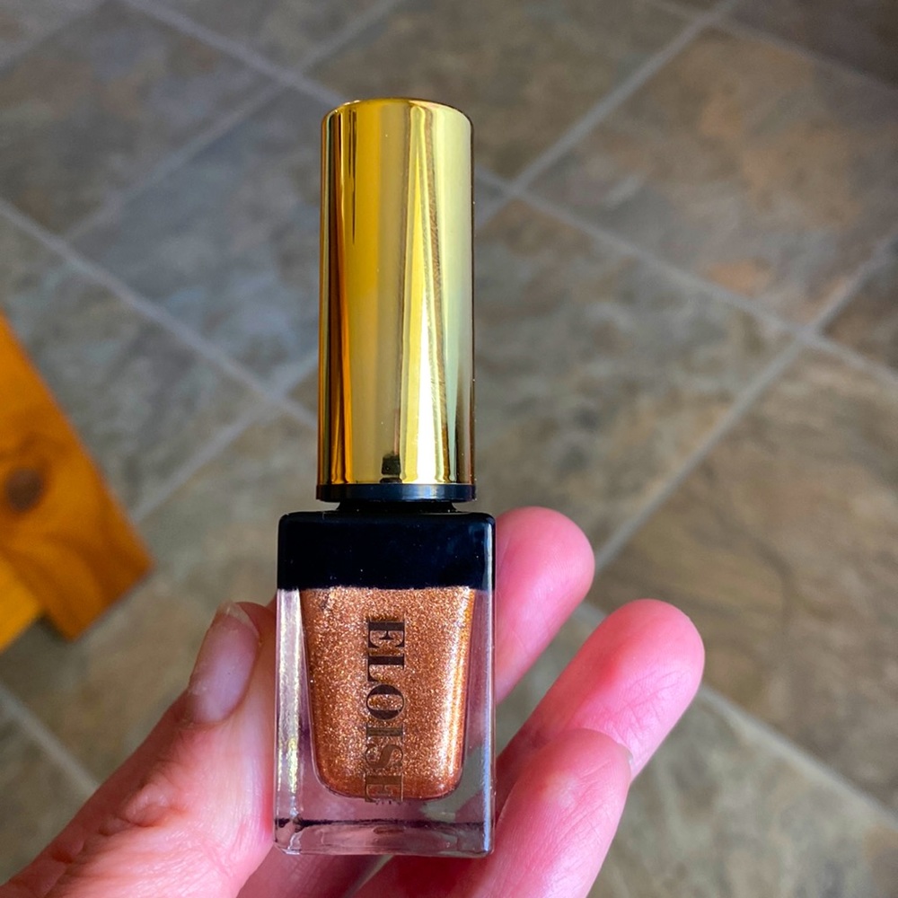 Eloise Beauty get lit metallic foiled liquid eyeshadow